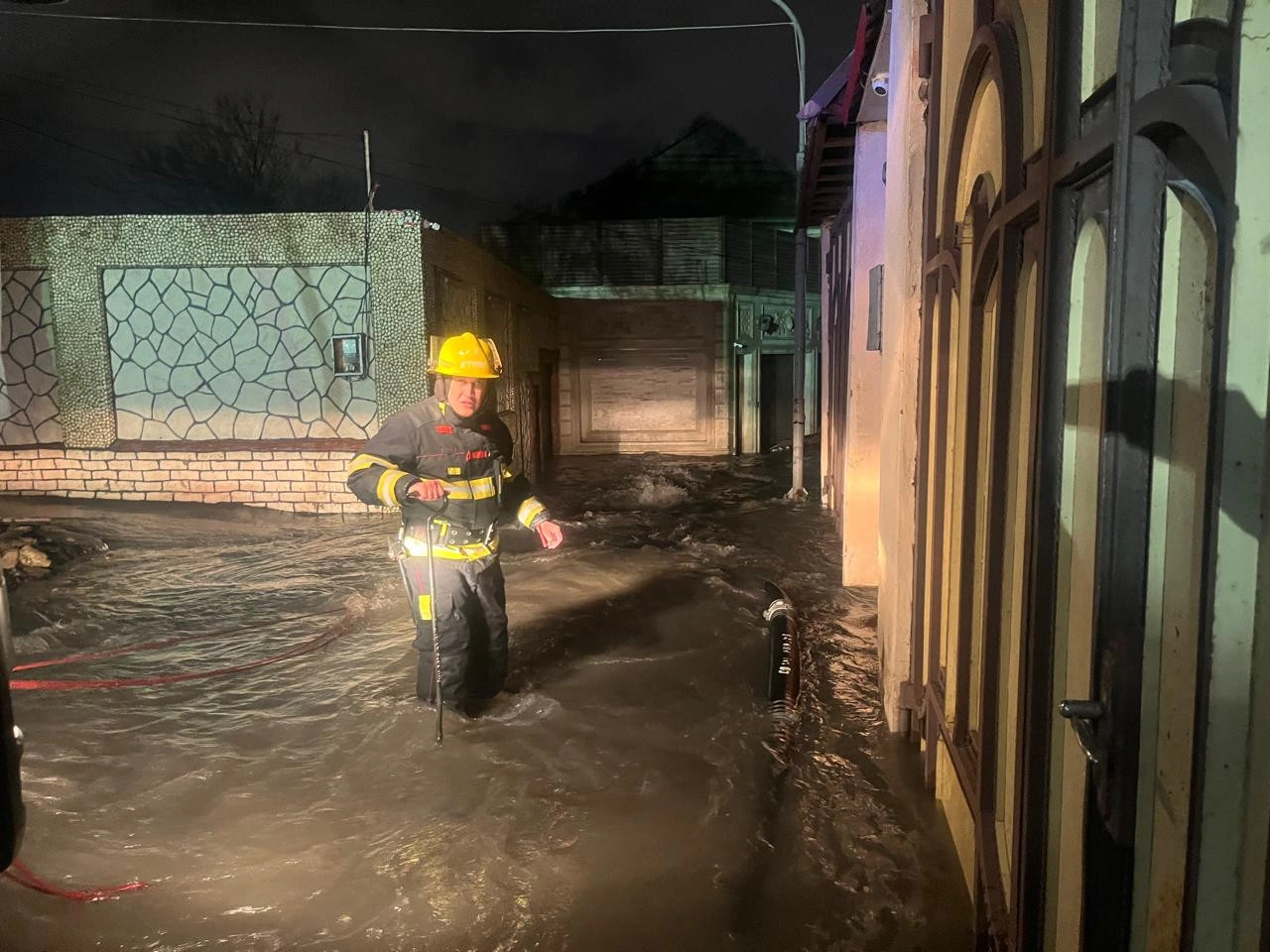 FHN xilasetmə işlərini davam etdirir - FOTO/VİDEO