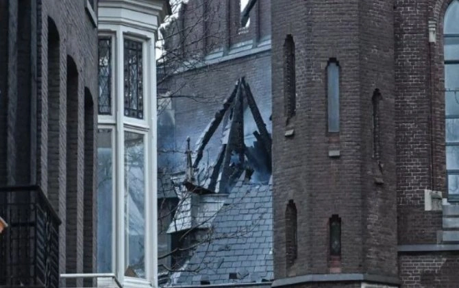 Amsterdamda təxminən 150 illik kilsə yanıb
