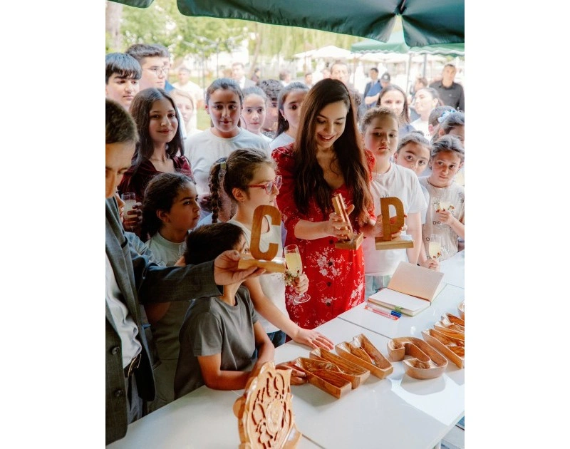 Leyla Əliyeva Qəbələdə fərdi sərginin açılışında və ağacəkmə aksiyasında iştirak edib - FOTO