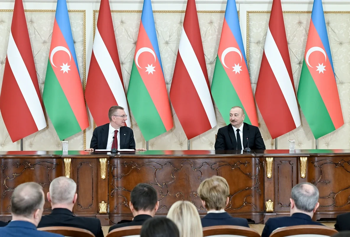 Azərbaycan və Latviya Prezidentləri mətbuata bəyanatlarla çıxış ediblər - YENİLƏNİB + FOTO