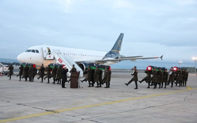Ankarada təyyarə qəzasında həlak olanlar üçün anım mərasimi keçirilib - FOTO