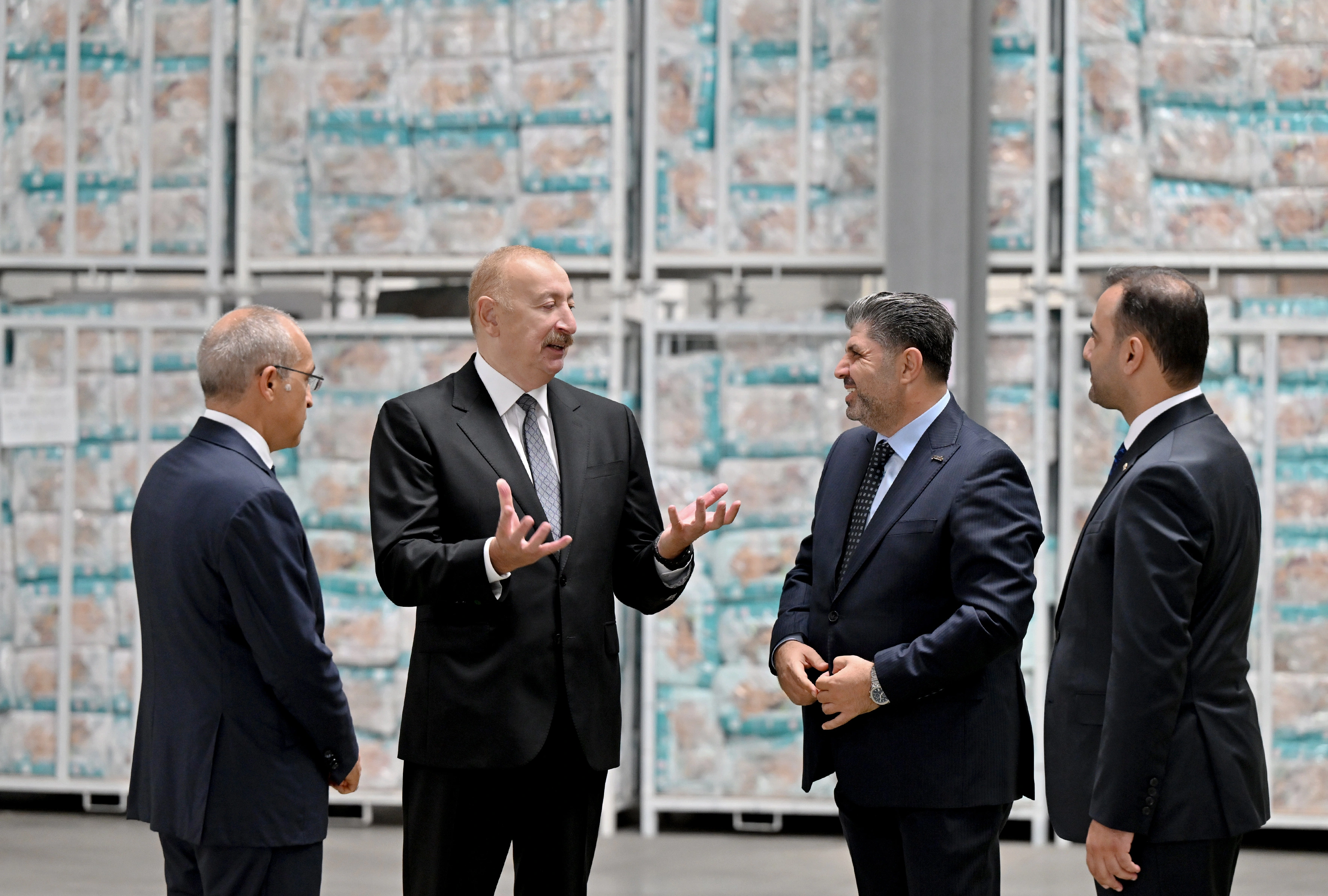İlham Əliyev Qaradağda kağız və gigiyenik məhsulların istehsalı müəssisəsinin açılışında iştirak edib - FOTO