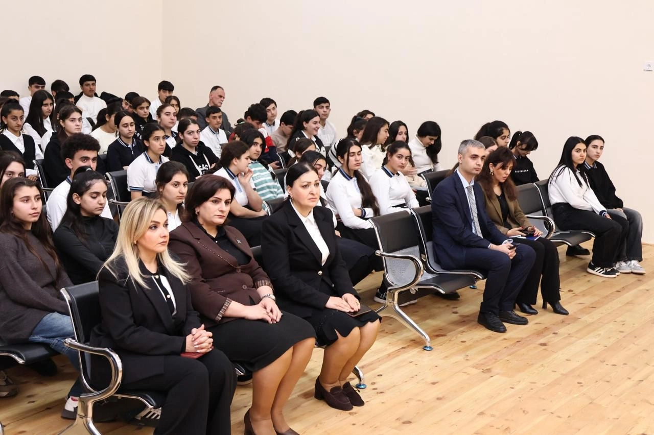 BSU-nun rektoru Astara rayonunda məktəblilərlə görüş keçirib - FOTOLAR