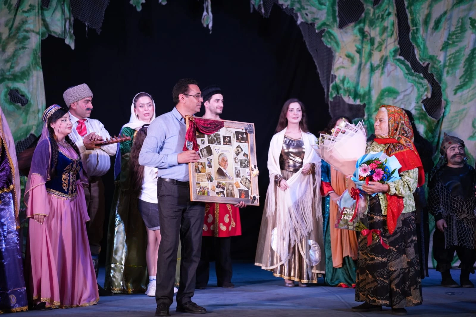 Bakı Uşaq və Gənclər Teatrı mövsümü aktrisanın 80 illik yubileyi ilə bağlayıb - FOTOLAR