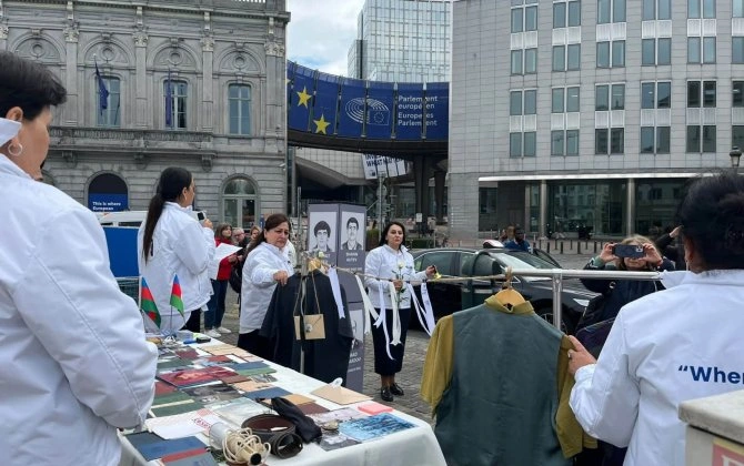 Azərbaycanlı itkin ailələri Avropa Parlamenti qarşısında etiraz aksiyası keçirib - FOTO