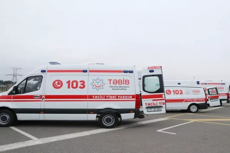 Bakıda təcili tibbi yardım stansiyasının həyətində ÖLÜM