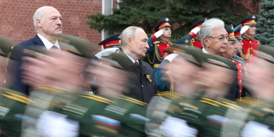 "Putinin "qələbə paradı" Rusiyanın tükənməsini göstərən sarsıdıcı nümayişinə çevrildi - "The Telegraph"