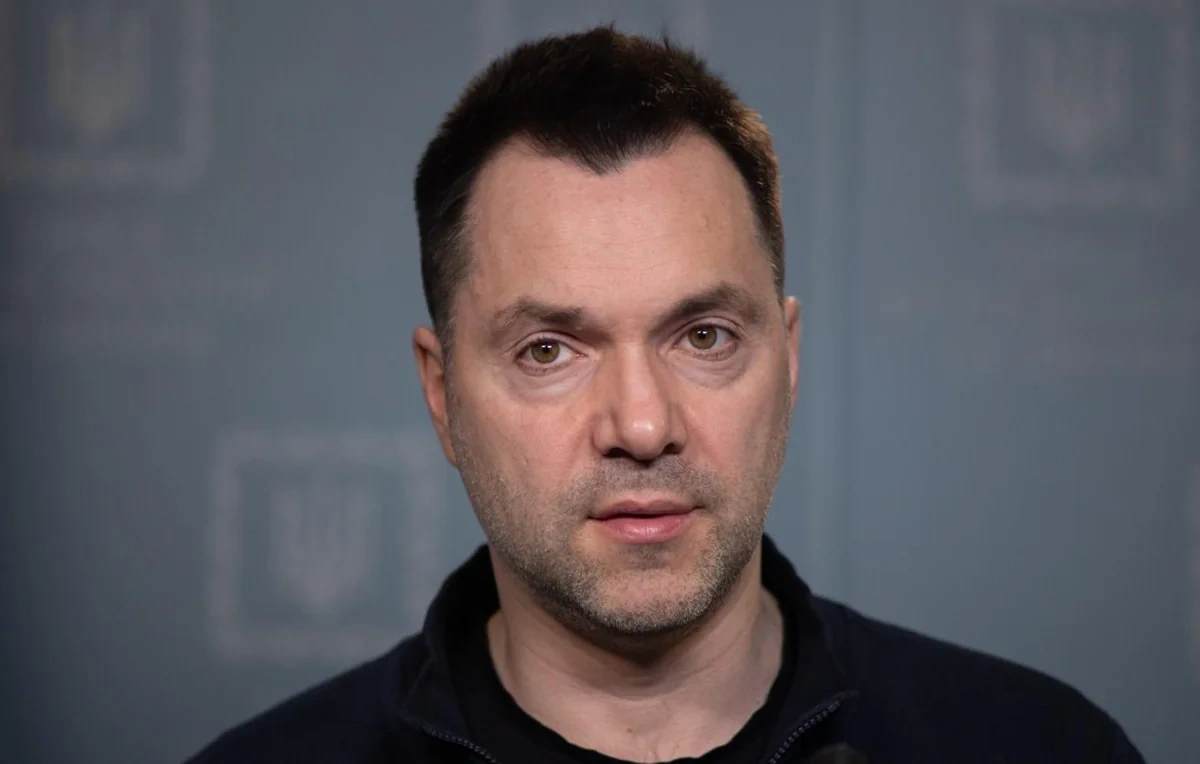 Aleksey Arestoviçə Rusiyada qiyabi olaraq 11 illik həbs cəzası kəsildi