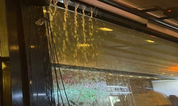 Bakıda məşhur restoranı su basdı - VİDEO