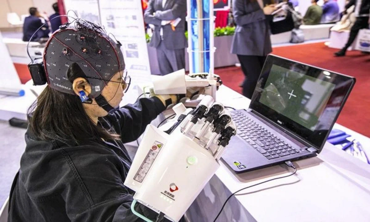 Çin beyin implantlarının istifadəsini təsdiqlədi