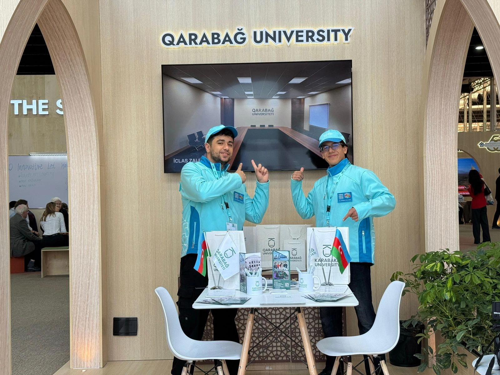 Azərbaycan universitetləri WUF13-də innovativ layihələrini nümayiş etdirirlər - FOTO