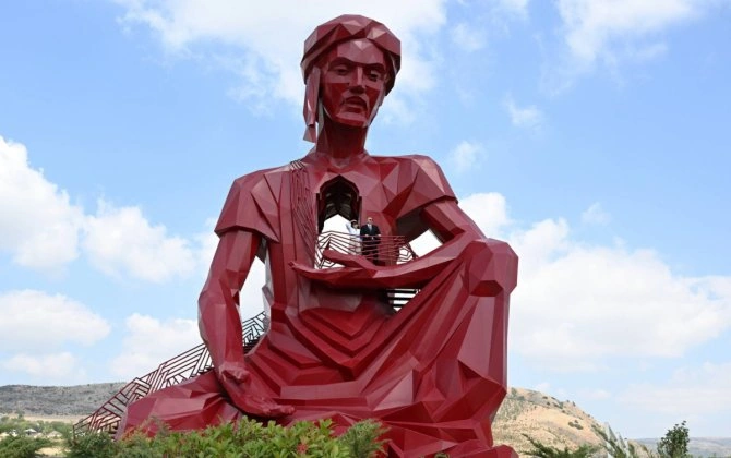 Dərisini soydular, amma susdura bilmədilər – İmadəddin Nəsiminin edamının arxasındakı gizli səbəblər