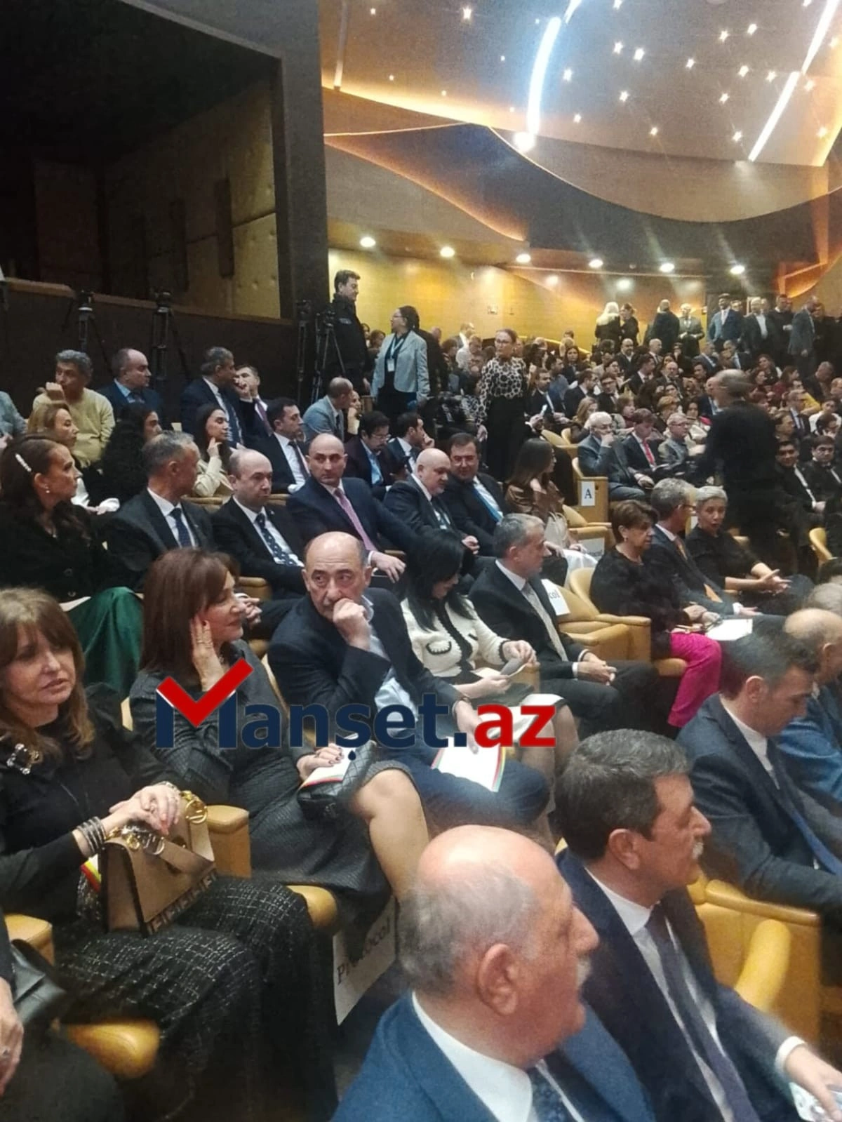 Əbülfəs Qarayev uzun müddət sonra göründü - FOTOLAR