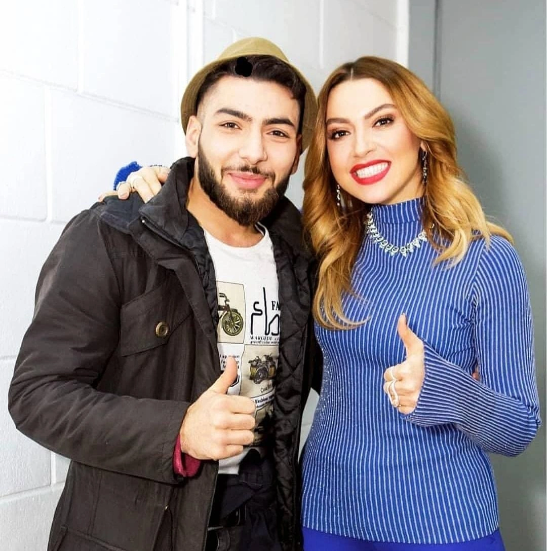 Məşhur sənətkarın nəvəsi olan Ozan: “Zaur Baxşəliyev məni rayondan səhnəyə gətirdi, velosipedlə dönər paylayırdım...” - FOTO+ÖZƏL