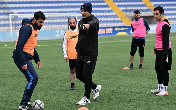 AFFA-nın D kateqoriyalı məşqçi kurslarının ikinci günü nəzəri və praktiki sessiyalarla davam edib