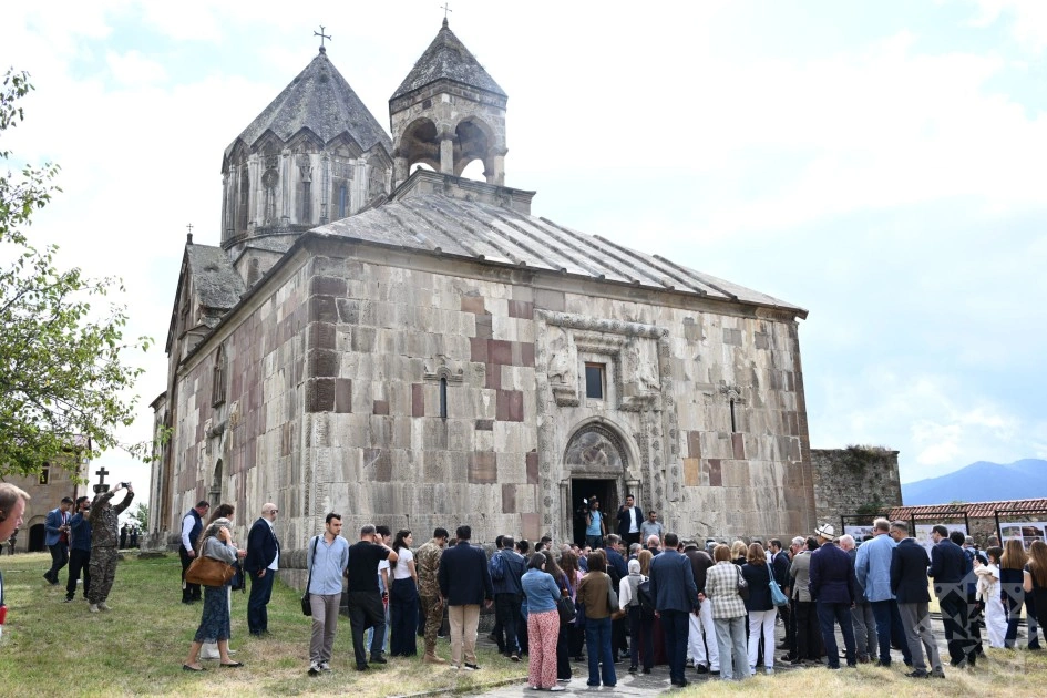 Diplomatlar Gəncəsər monastırında - FOTOLAR