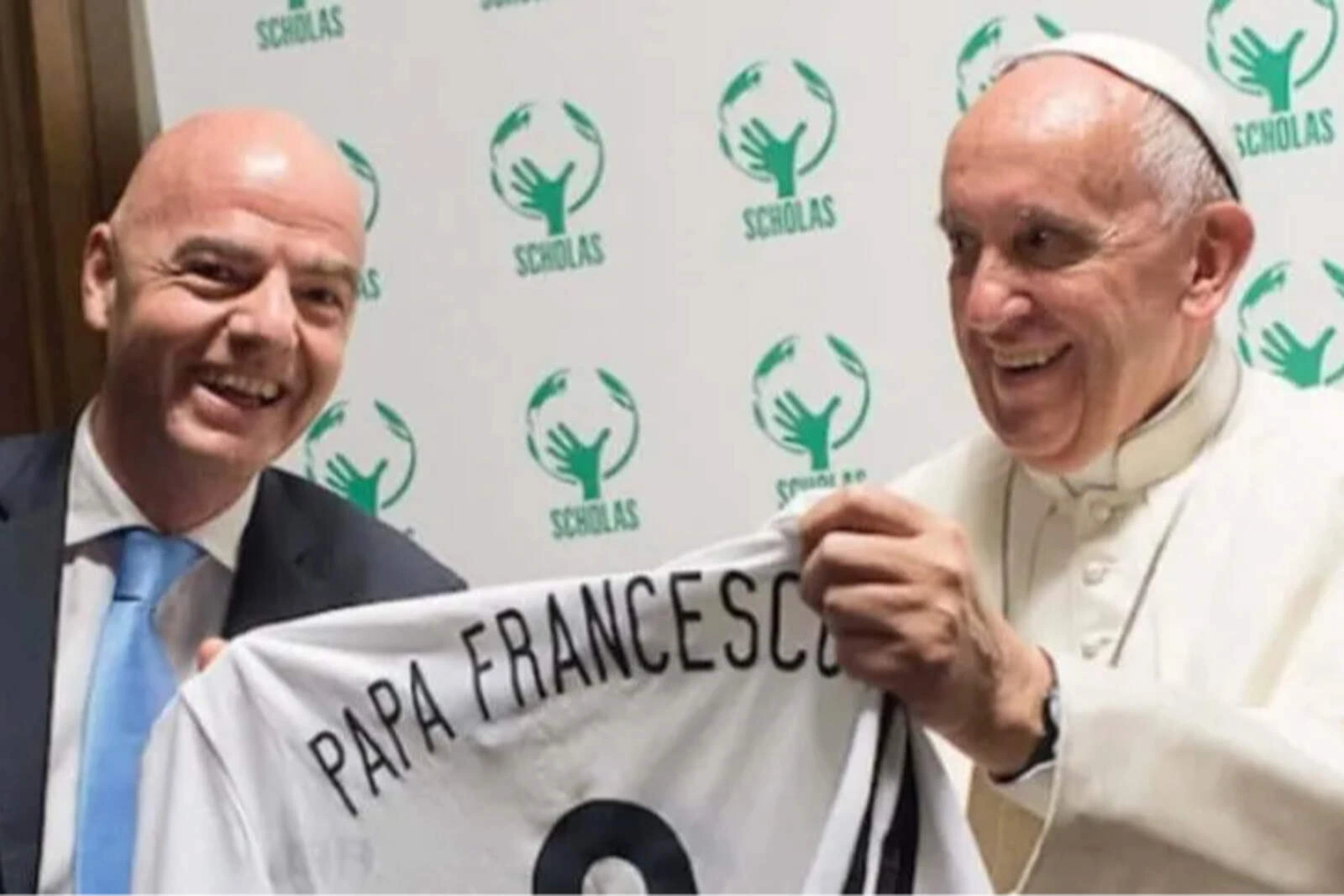 Putin, Papa və Tramp dünya futboluna necə təsir edib?- İnfantinonun yeni macəraları...-“The Telegraph”