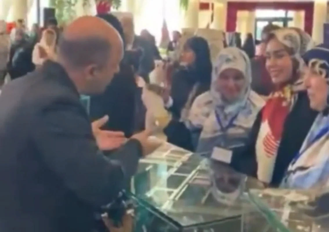 İranda rial çökür, Əraqçının xanımı isə qızıl seçir - VİDEO