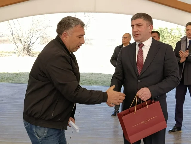 İlk köç karvanı Xanabad kəndinə çatdı, açarlar təqdim edildi - FOTO