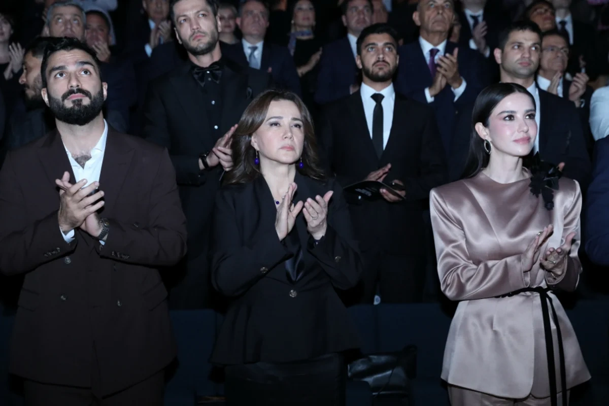"44" bədii filminin premyerası baş tutub: Arzu Əliyeva və Alyona Əliyeva təqdimatda iştirak ediblər