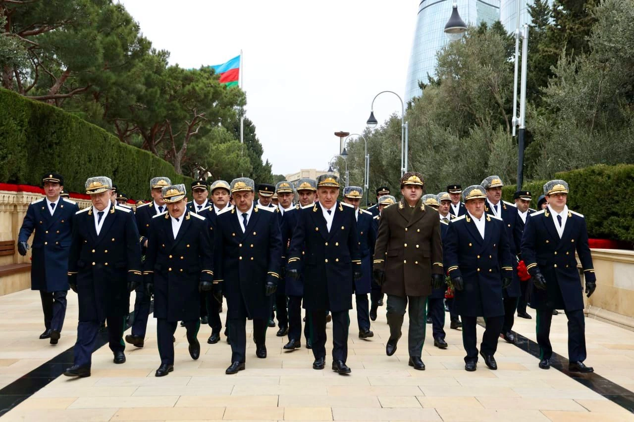 Prokurorluq əməkdaşları Şəhidlər xiyabanını ziyarət etdi - FOTOLAR
