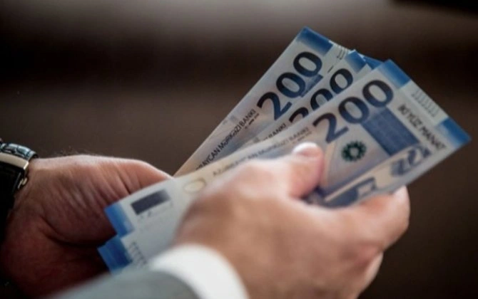 Baş nazir bəzi həkimlərin maaşı ilə bağlı QƏRAR İMZALADI