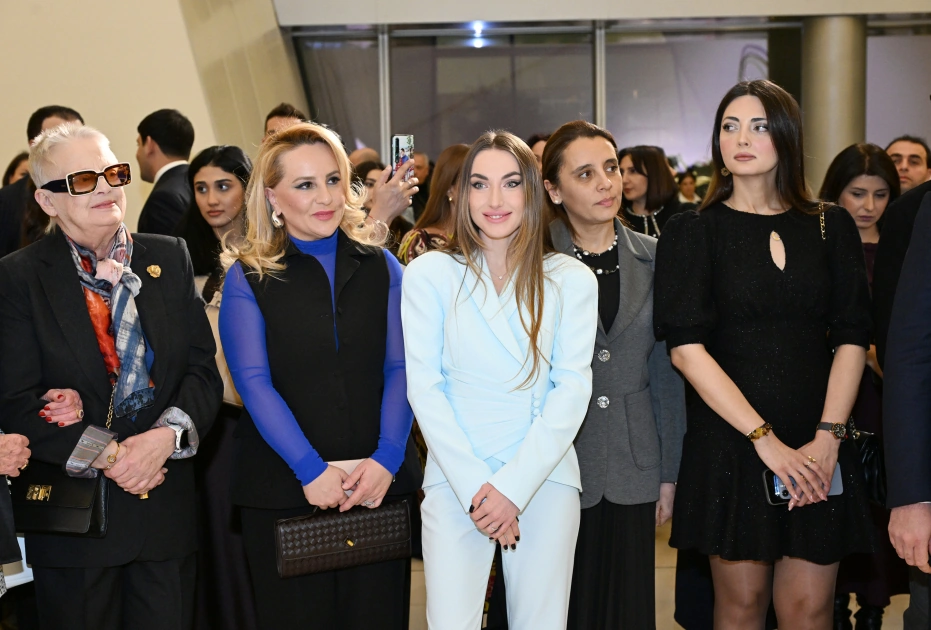 Heydər Əliyev Mərkəzində Kerol Förmenin sərgisinin açılışı oldu - FOTO