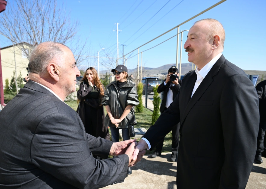 İlham Əliyev Xocavənd kəndində görülmüş işlərlə tanış olub - FOTO - YENİLƏNİB