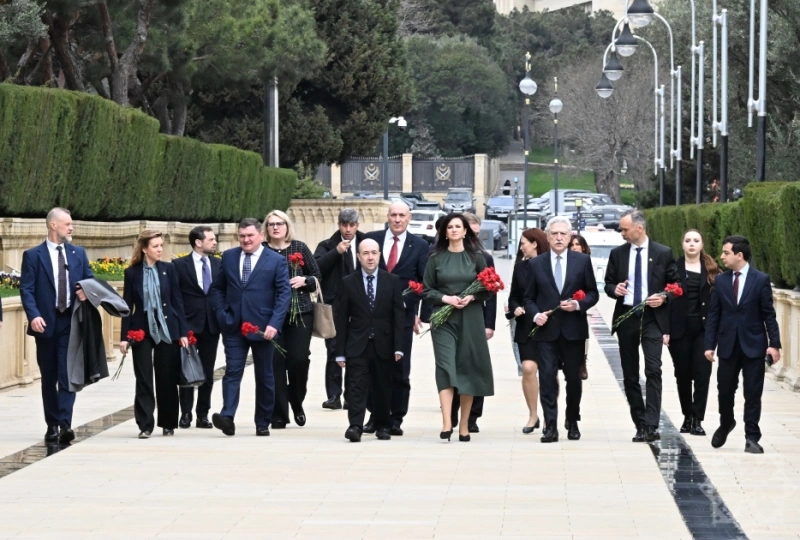 Tamerlan Qarayev Bakıya gəldi – FOTOLAR