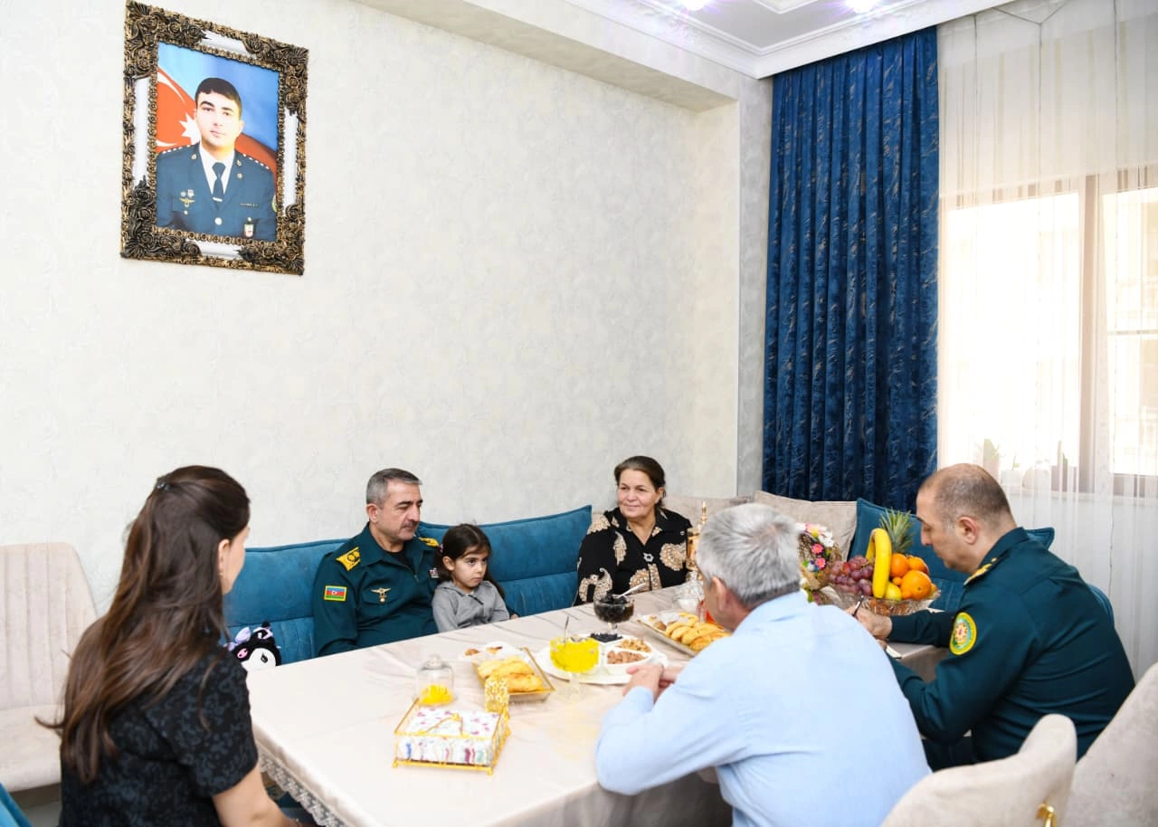 Dövlət Sərhəd Xidmətinin rəhbərliyi şəhid ailələrini ziyarət etdi - FOTOLAR