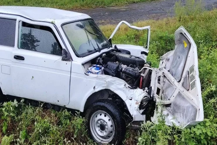 Zaqatalada "Niva" teplovozla toqquşdu: xəsarət alan var - FOTO