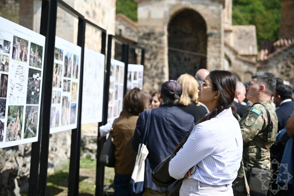 Diplomatlar Kəlbəcərdə Xudavəng monastır kompleksini ziyarət etdilər - FOTOLAR
