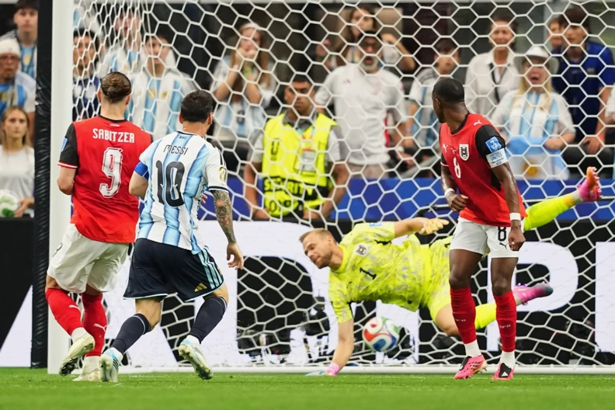 Lionel Messi Argentina - Avstriya matçının ən yaxşı oyunçusu olub