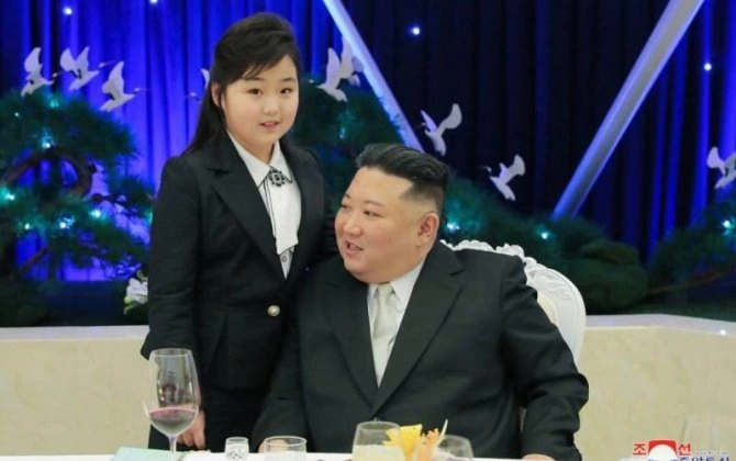 Kim Çen Inın qızı hakimiyyətə hazırlanır? - Ailə məqbərəsinə ilk ziyarət buna işarə sayılır