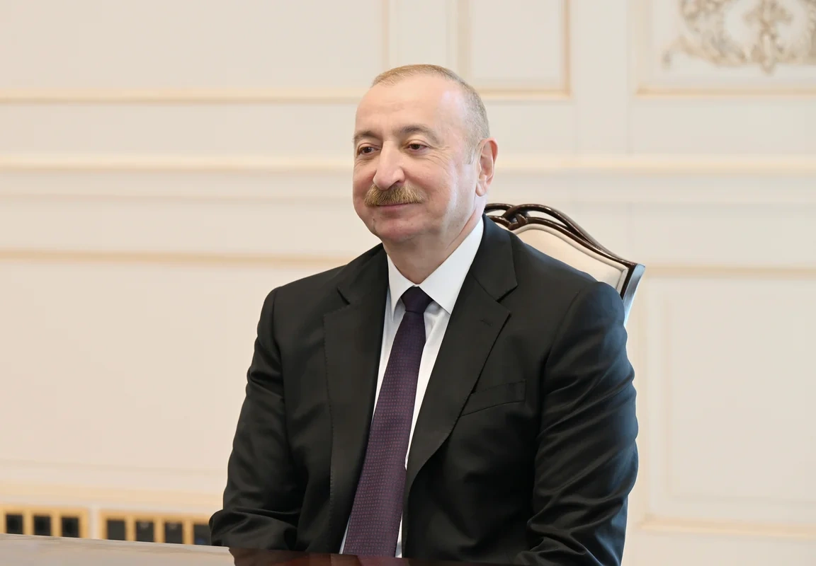 İlham Əliyev BƏƏ nümayəndə heyətini qəbul etdi - FOTO
