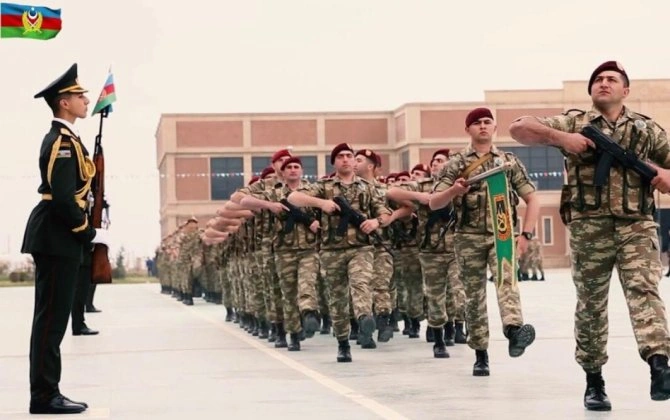 Hər bir rütbə üzrə xidmətdə olmanın son yaş həddi pensiya yaşı kimi müəyyən ediləcək