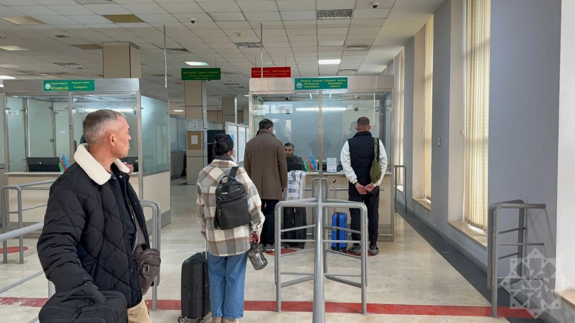 İrandan bu ölkələrin vətəndaşları Azərbaycana təxliyə olundu - FOTOLAR