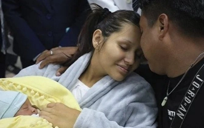 Bu ölkədə uşaqlıqda yox, qaraciyərdə inkişaf etmiş sağlam körpə doğuldu...-FOTO