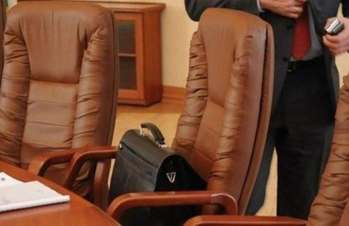 İcra başçısı şöbə müdirini işdən çıxardı