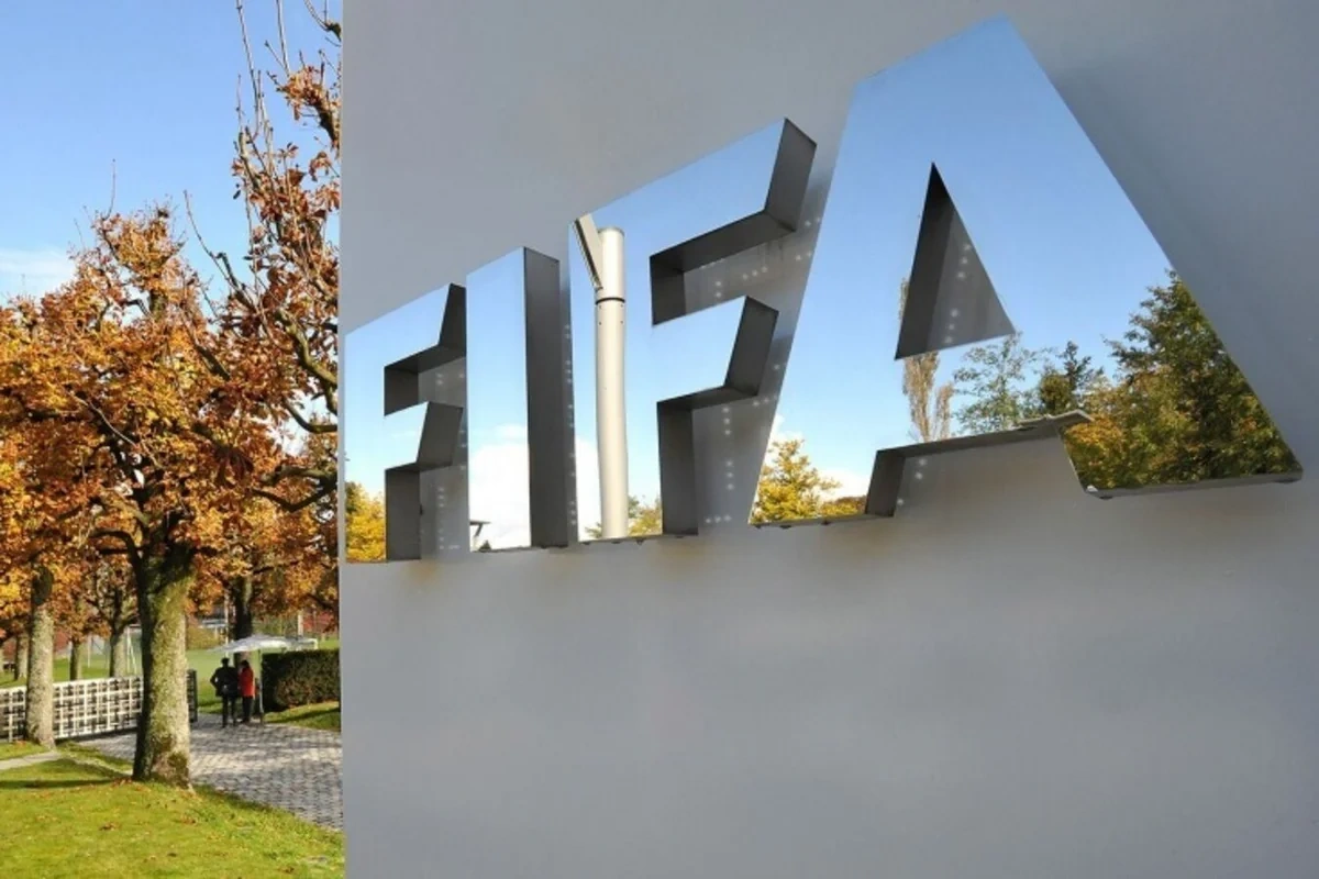 FIFA Türkiyənin iki klubuna transfer qadağası qoydu