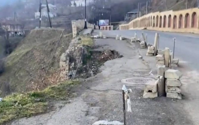 Yardımlı SOS verir: Küçələr palçıq içində, şəhər baxımsızlıqdan çökür