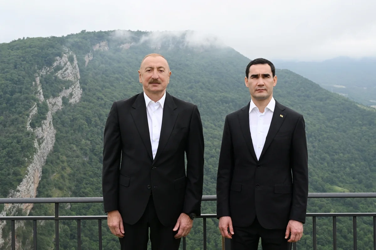 Türkmənistan prezidentinə Qarabağ atı hədiyyə edildi - FOTO