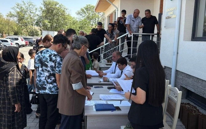 Növbəti köç Şükürbəyli kəndinə çatdı: Ailələrə evlərin açarları təqdim edildi - FOTO