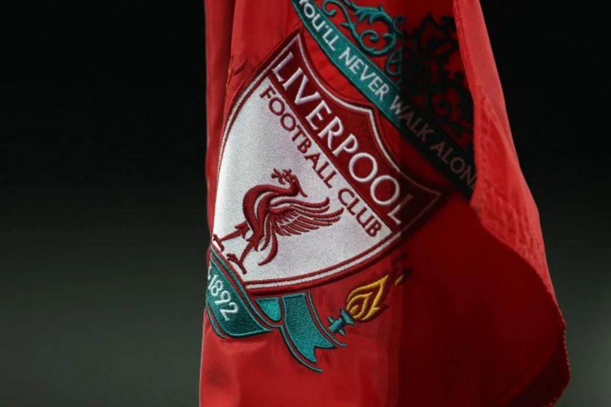 "Liverpul"un keçmiş hücumçusu karyerasını başa vurdu - FOTO