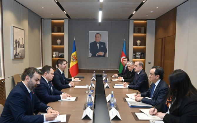 Azərbaycan və Moldova XİN başçıları arasında geniştərkibli görüş keçirilib - YENİLƏN-İB+FOTO