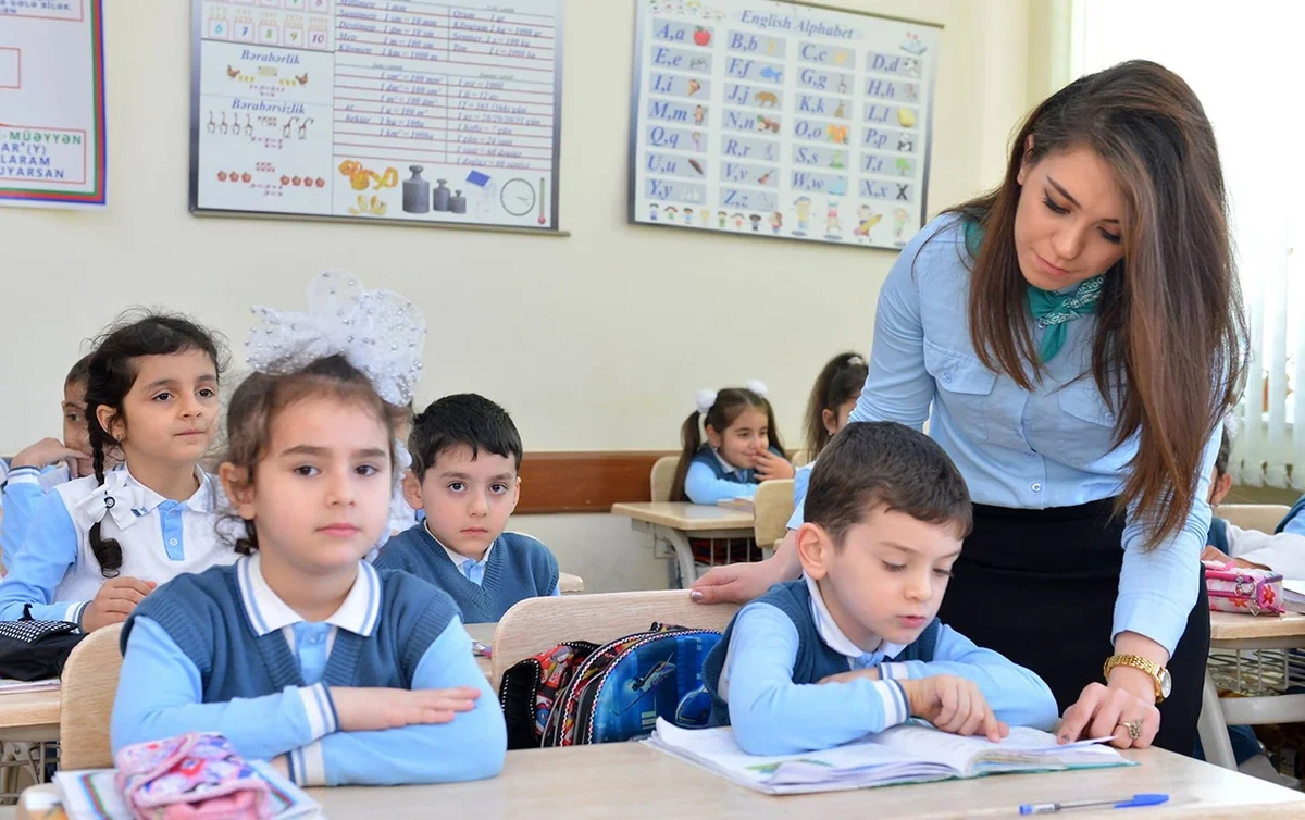 Müəllimlər üçün geyim qaydaları və tələblər müəyyənləşdi