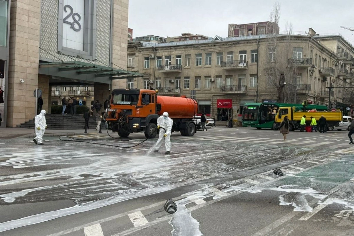 Bu gün paytaxtın 555 küçəsi yuyulub - FOTO