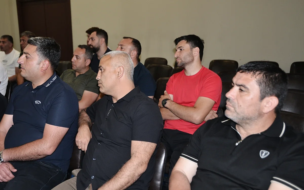 AFFA klub nümayəndələri ilə növbəti mövsümün planlarını müzakirə edib - FOTO