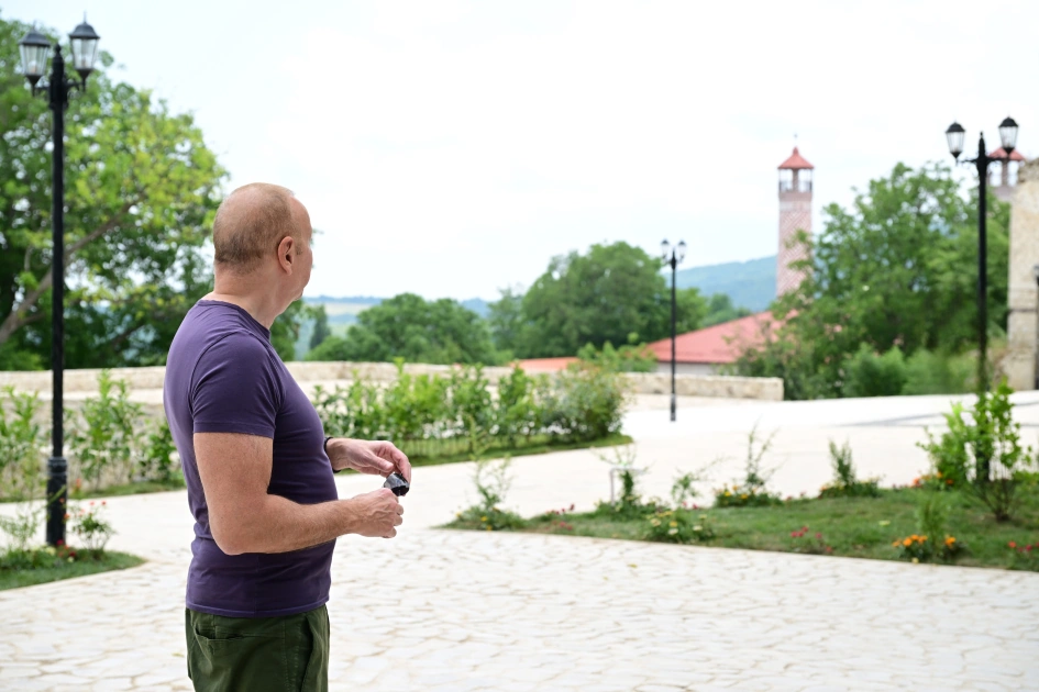 Prezident “Sadıqcanın evi”ndə - FOTOLAR