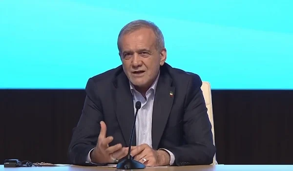 Pezeşkian öldürülən etirazçılardan danışdı